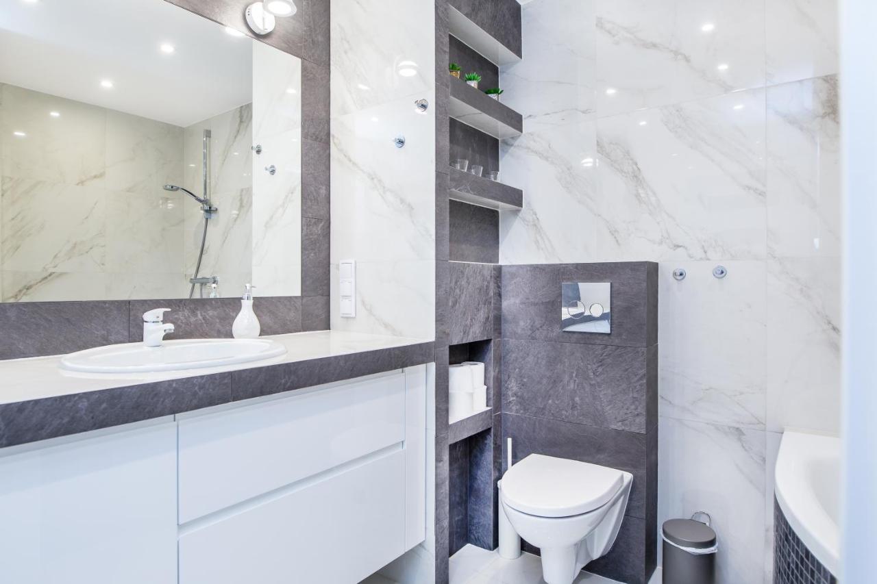 Mogilska Tower Apartments Near Tauron Arena By Inpoint - Free Underground Parking Krakow Bagian luar foto